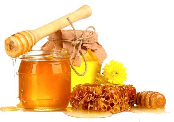 La miel en la dieta diaria de un hombre ayuda a aumentar la potencia. 