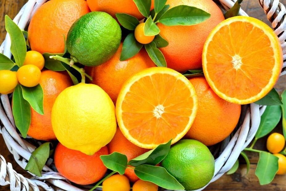 Naranjas y limones para potencia. 